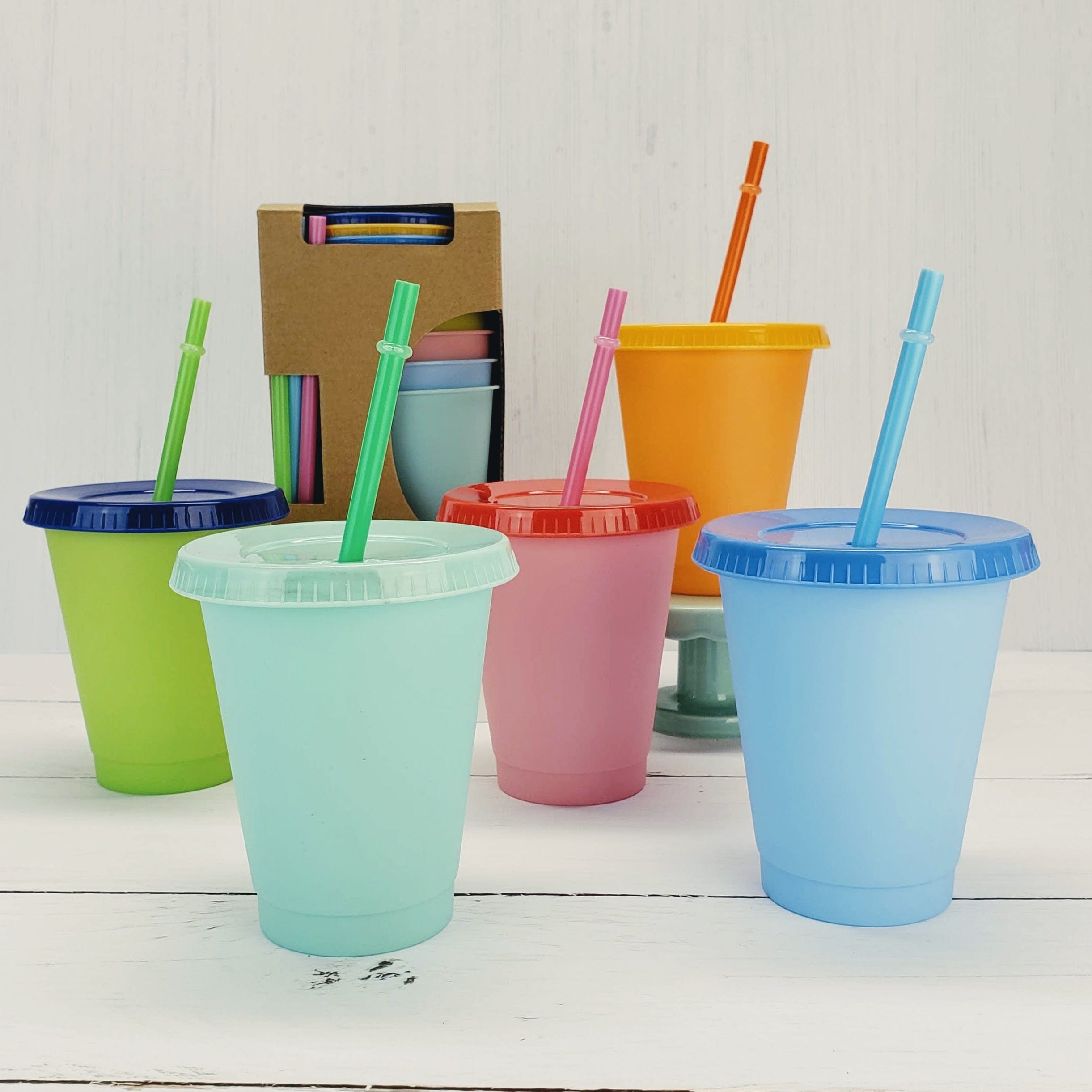 http://candywrapperstore.com/cdn/shop/products/set-of-5-color-changing-kids-cups-with-colored-straws-16oz-mini-cups-16ozcolorchanging-32855840194718.jpg?v=1690967830